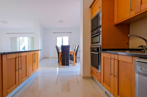 Moradia Independente T4 com garagem box e piscina na Quinta da Cerca, Castro Marim