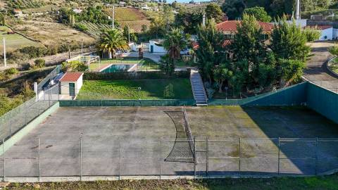 Moradia Isolada T4 com piscina, campo de ténis e logradouro em Cachoeiras, Vila Franca de Xira