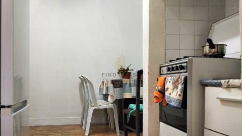 Vende-se Moradia T7 com 2 pisos e logradouro no Cadaval