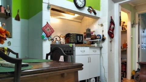 Vende-se Moradia T7 com 2 pisos e logradouro no Cadaval