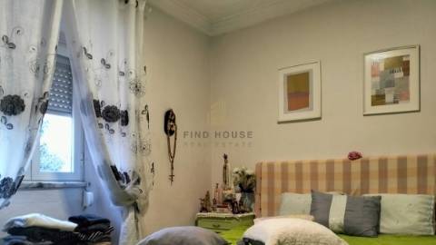 Vende-se Moradia T7 com 2 pisos e logradouro no Cadaval