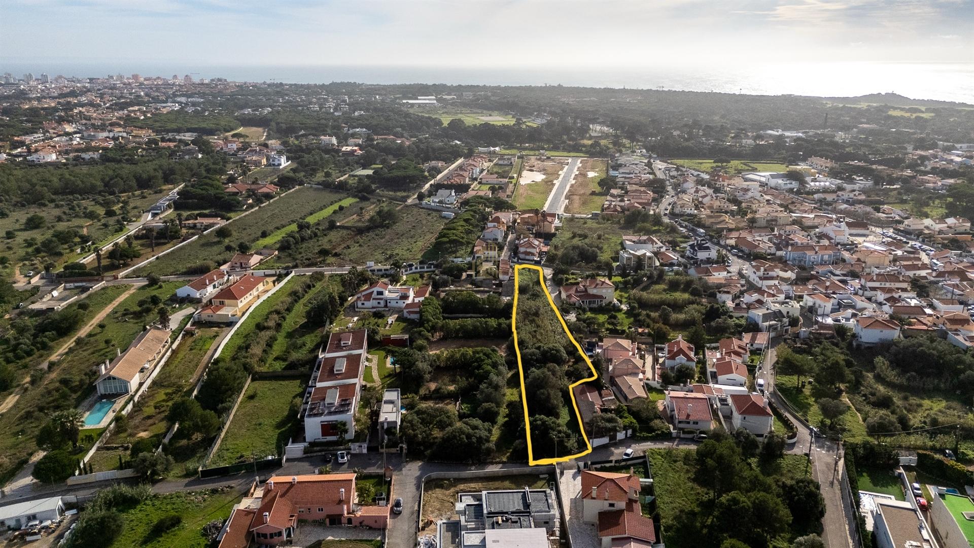 Terreno para construção com 1800m2 na Areia, Cascais