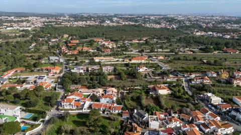 Terreno para construção com 1800m2 na Areia, Cascais
