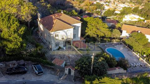 Vende-se Quinta com 13386m2 em São Pedro de Penaferrim, Sintra