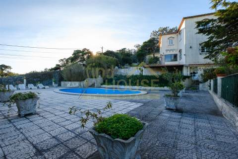 Vende-se Quinta com 13386m2 em São Pedro de Penaferrim, Sintra