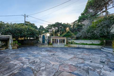 Vende-se Quinta com 13386m2 em São Pedro de Penaferrim, Sintra