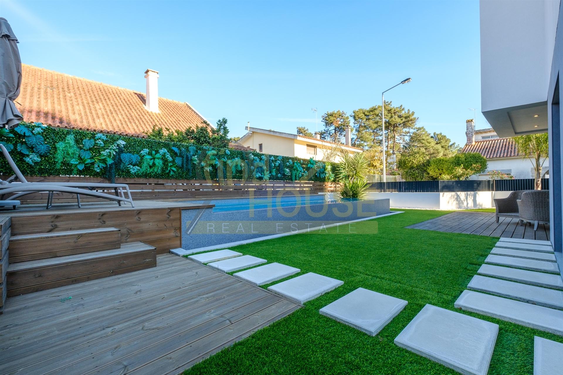 Moradia Isolada V3 com piscina junto à Herdade da Aroeira