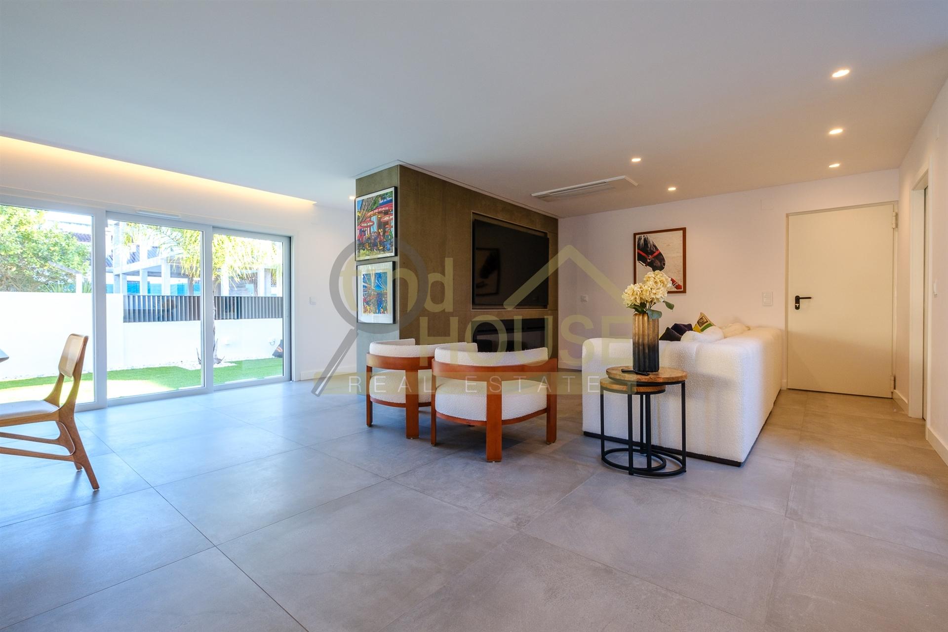 Moradia Isolada V3 com piscina junto à Herdade da Aroeira