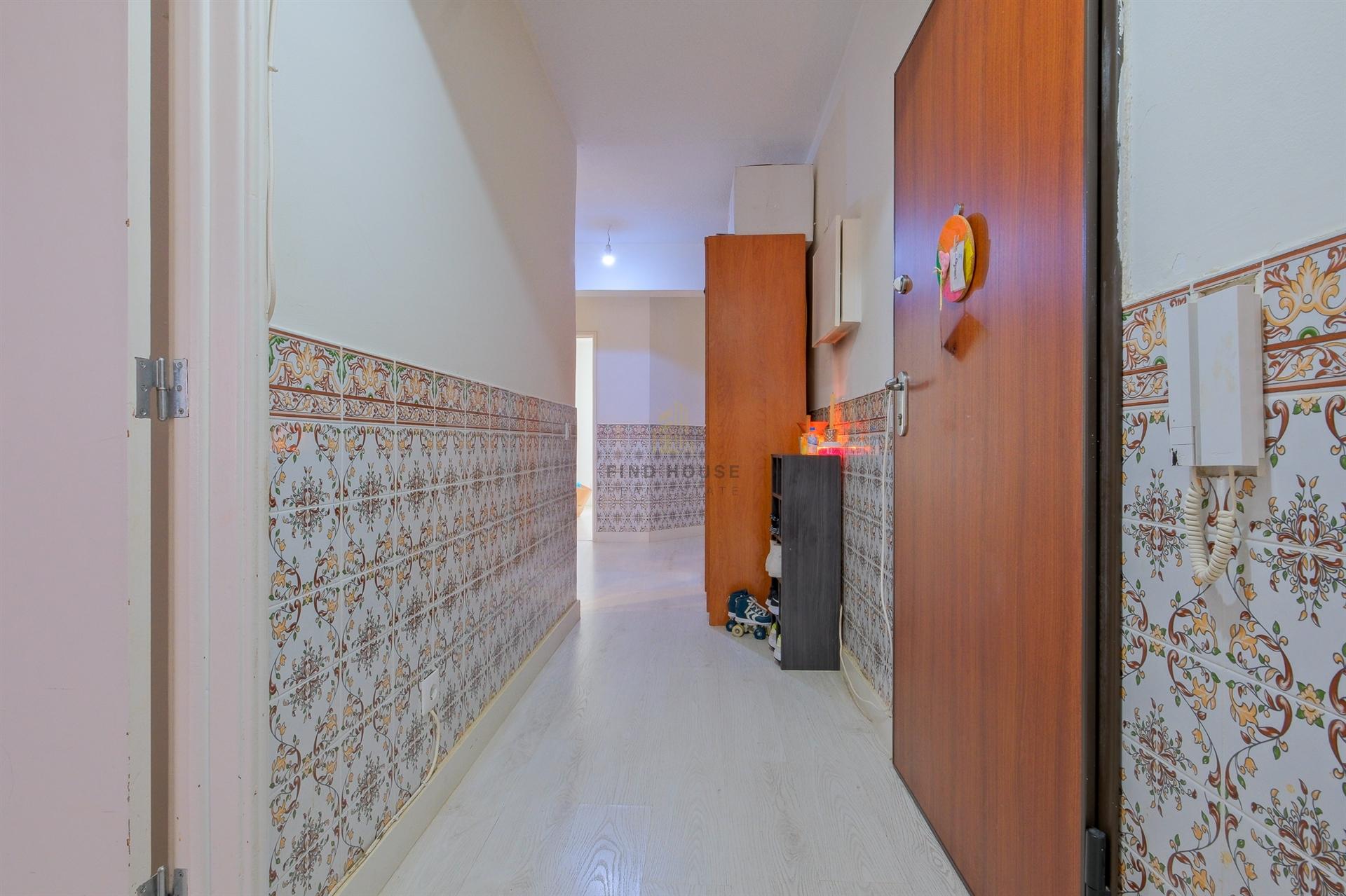 Vende-se apartamento T3 na Rinchoa, Rio de Mouro