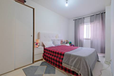 Vende-se apartamento T3 na Rinchoa, Rio de Mouro