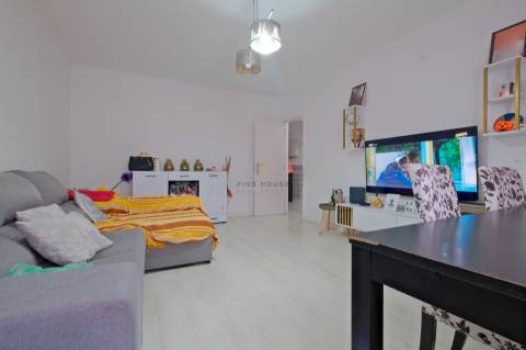 Vende-se apartamento T3 na Rinchoa, Rio de Mouro