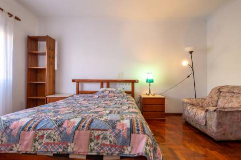 Arrenda-se apartamento T3 no centro de Queluz