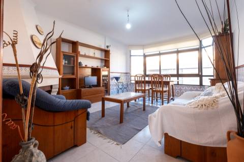 Arrenda-se apartamento T3 no centro de Queluz