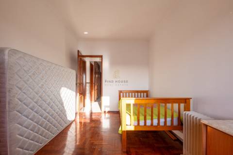 Arrenda-se apartamento T3 no centro de Queluz