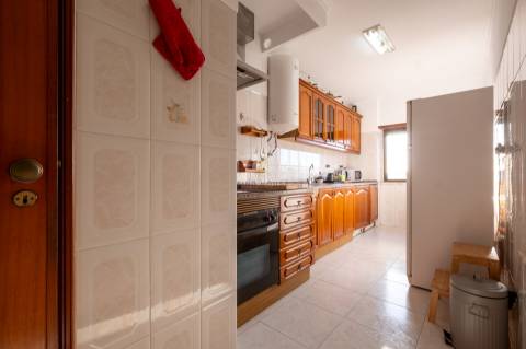 Arrenda-se apartamento T3 no centro de Queluz