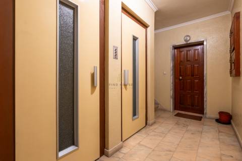 Arrenda-se apartamento T3 no centro de Queluz