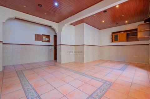 Vende-se Apartamento T3 no centro do Barreiro