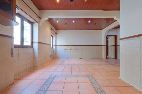 Vende-se Apartamento T3 no centro do Barreiro