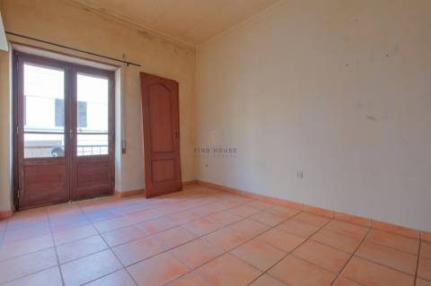 Vende-se Apartamento T3 no centro do Barreiro