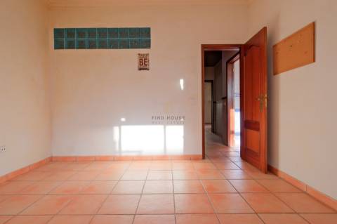 Vende-se Apartamento T3 no centro do Barreiro