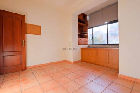 Vende-se Apartamento T3 no centro do Barreiro