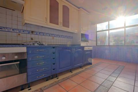 Vende-se Apartamento T3 no centro do Barreiro