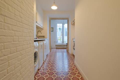 Apartamento T2 com licença para A.L. no centro de Lisboa