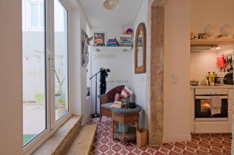 Apartamento T2 com licença para A.L. no centro de Lisboa