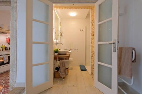 Apartamento T2 com licença para A.L. no centro de Lisboa