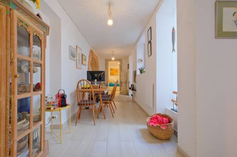 Apartamento T2 com licença para A.L. no centro de Lisboa