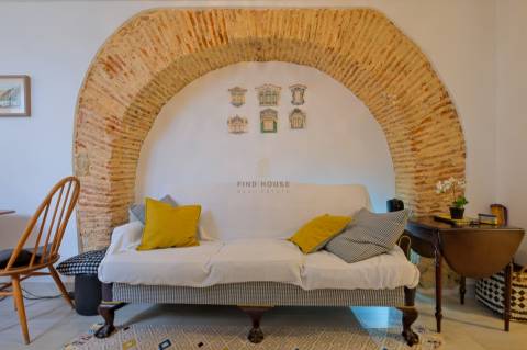 Apartamento T2 com licença para A.L. no centro de Lisboa