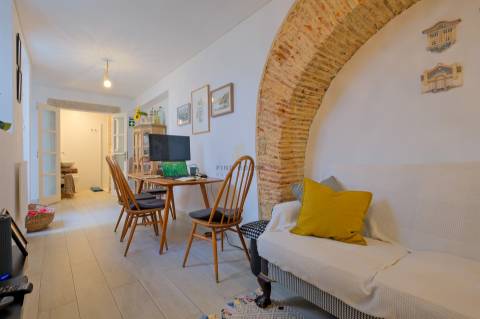 Apartamento T2 com licença para A.L. no centro de Lisboa