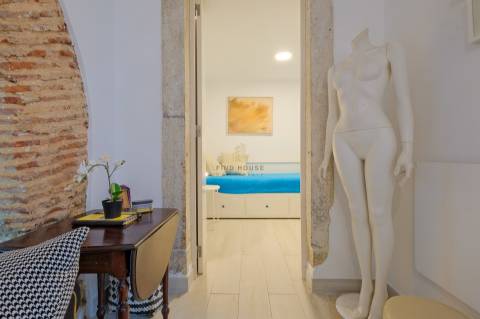 Apartamento T2 com licença para A.L. no centro de Lisboa