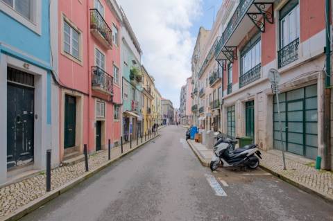 Apartamento T2 com licença para A.L. no centro de Lisboa