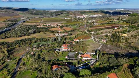 Moradia Isolada T4 com piscina, campo de ténis e logradouro em Cachoeiras, Vila Franca de Xira