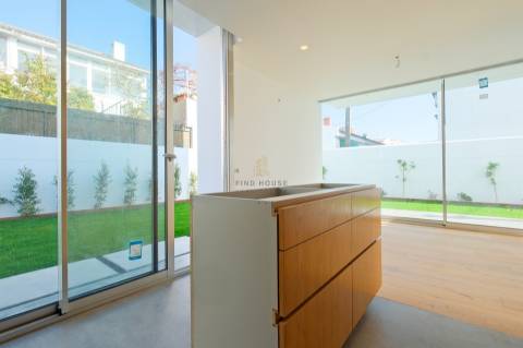 Moradia Isolada T4 com jardim e Garagem Box em Tires, São Domingos de Rana