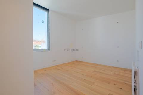 Moradia Isolada T4 com jardim e Garagem Box em Tires, São Domingos de Rana