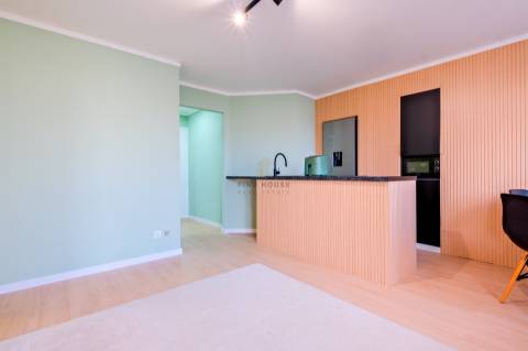 Apartamento T2 totalmente remodelado, em condomínio privado, em Vilamoura