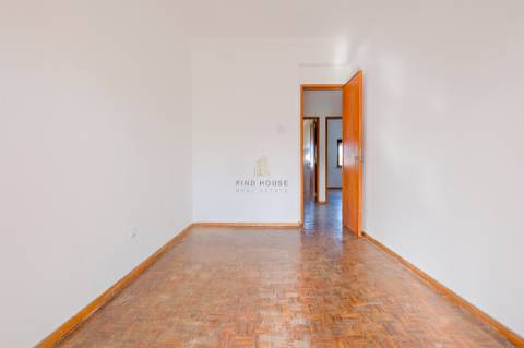 Apartamento T2 na zona da Figueirinha em Oeiras