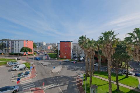 Apartamento T2 na zona da Figueirinha em Oeiras