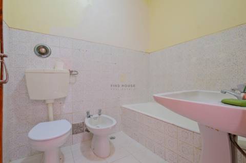 Apartamento T2 na zona da Figueirinha em Oeiras