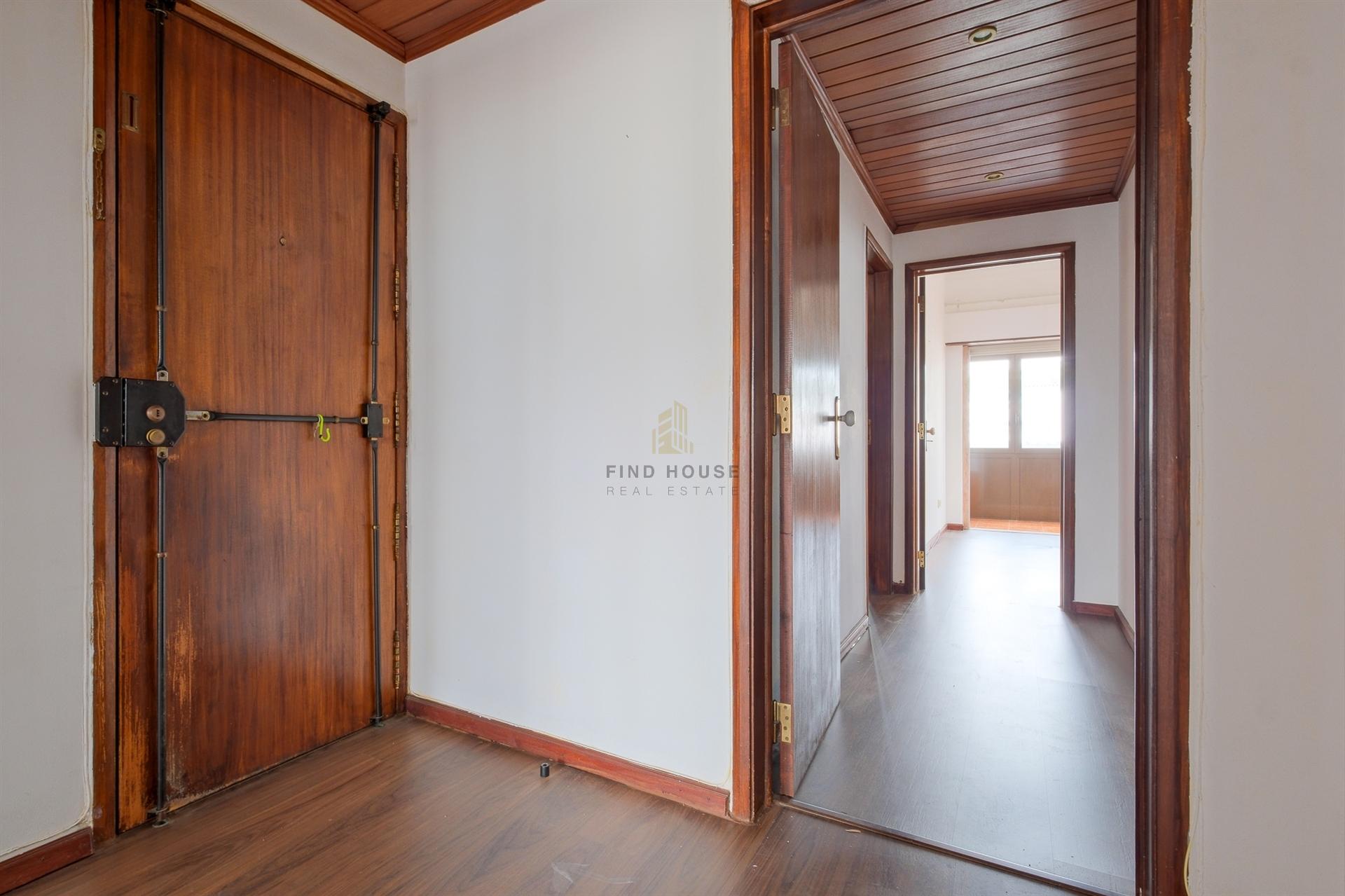 Apartamento T2 com vista mar na figueirinha, Oeiras