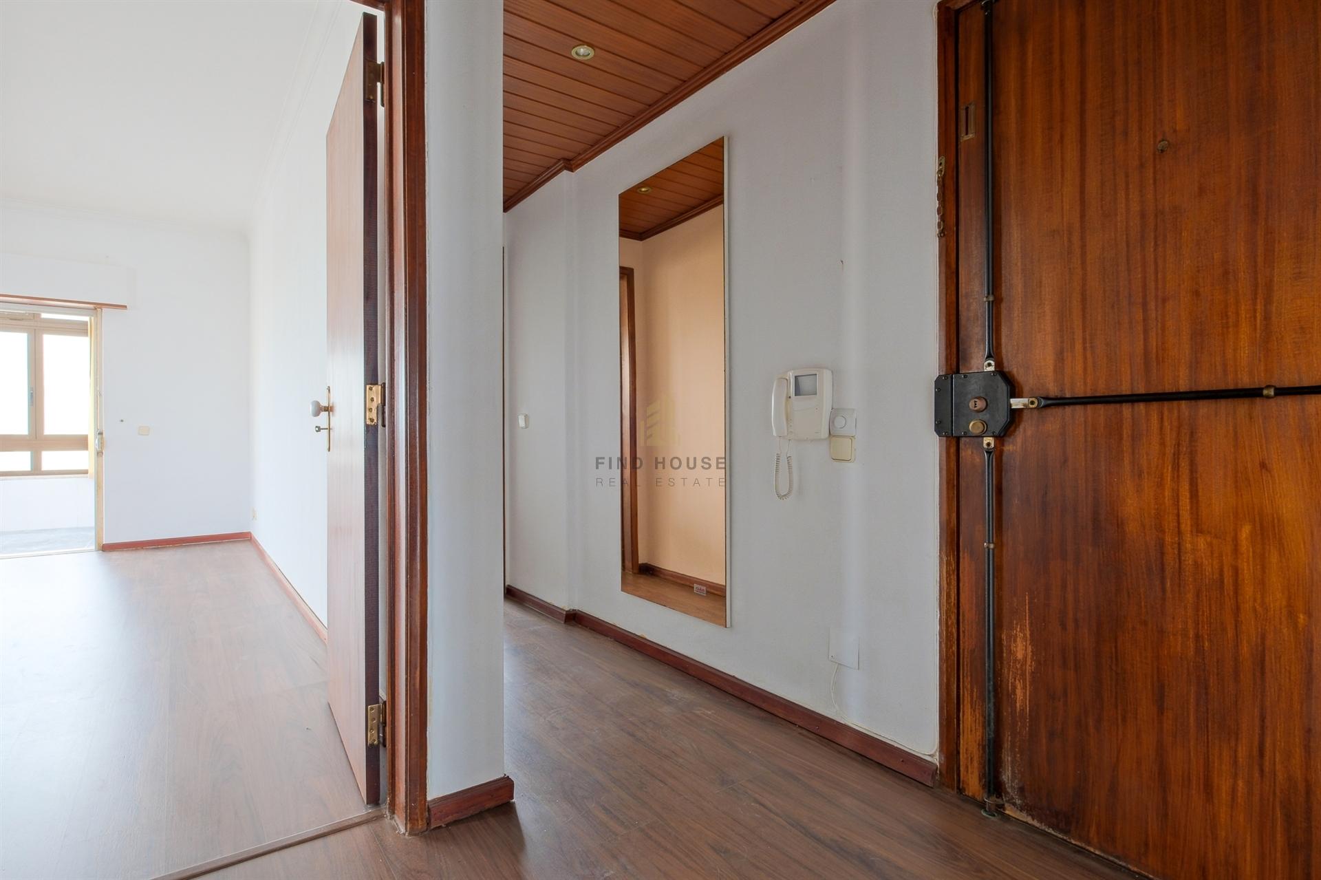 Apartamento T2 com vista mar na figueirinha, Oeiras