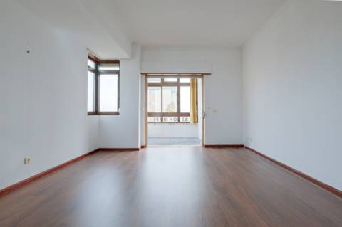 Apartamento T2 com vista mar na figueirinha, Oeiras