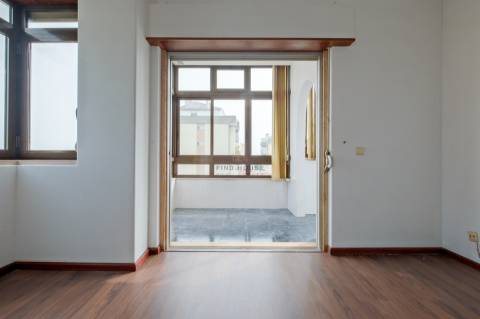 Apartamento T2 com vista mar na figueirinha, Oeiras