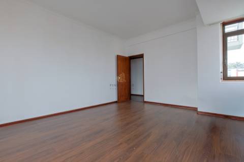 Apartamento T2 com vista mar na figueirinha, Oeiras