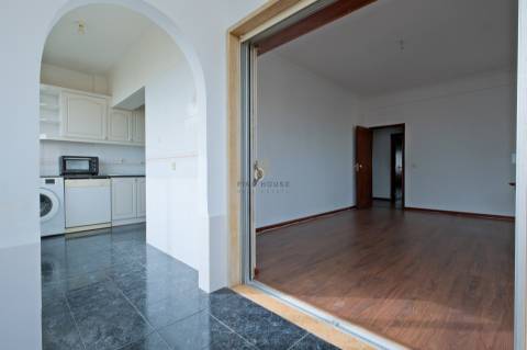 Apartamento T2 com vista mar na figueirinha, Oeiras