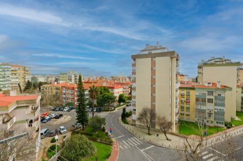 Apartamento T2 com vista mar na figueirinha, Oeiras