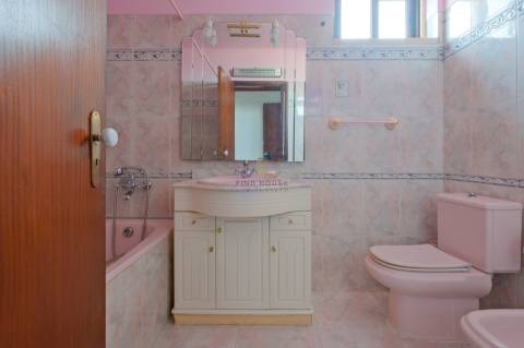 Apartamento T2 com vista mar na figueirinha, Oeiras