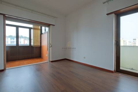 Apartamento T2 com vista mar na figueirinha, Oeiras